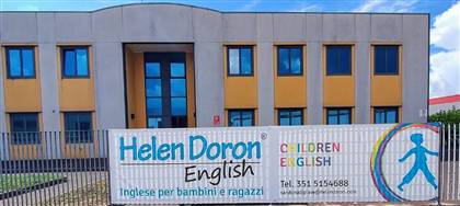 Scopri i corsi d’inglese con metodo Helen Doron: coinvolgenti e divertenti per bambini dai 3 mesi ai 15 anni. Prenota una lezione di prova!