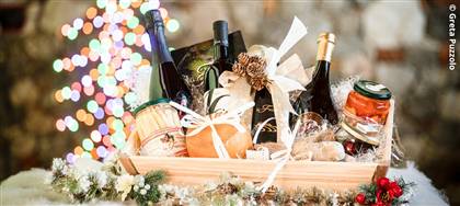 Festeggia il Natale con i cesti della Fattoria di Pavia: confezioni regalo con i nostri prodotti a km0.