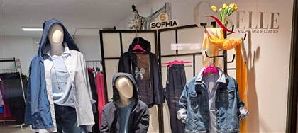 Giselle veste ogni donna con stile e valorizza ogni forma. Abbigliamento dei marchi più prestigiosi, in taglie regolari e comode fino la 62.