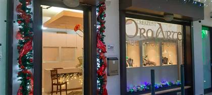 A Natale regala un gioiello OroArte: unico, prezioso e fatto a mano. Vieni a scegliere quello che meglio racconta la persona a te cara.