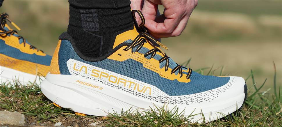 Vuoi mantenerti in forma con la camminata? Inizia col piede giusto: vieni da noi a scegliere la scarpa adatta.