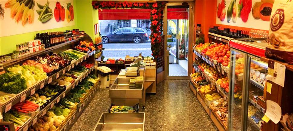 Vieni a scegliere la bontà e la genuinità della frutta e verdura fresca di stagione a km 0 e scopri l’ampia scelta di frutta esotica.
