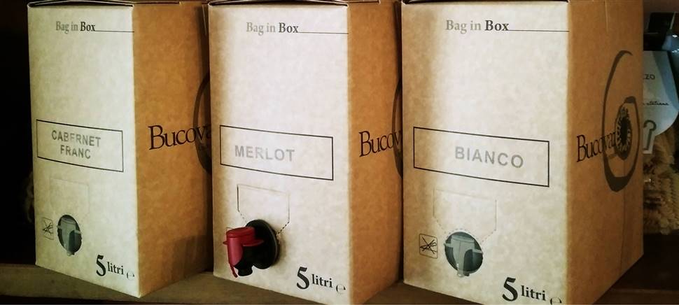 I nostri vini friulani sono anche nel formato “bag in box”. Vieni a gustarli da noi con gli amici, o portali a casa per condividerli in famiglia.