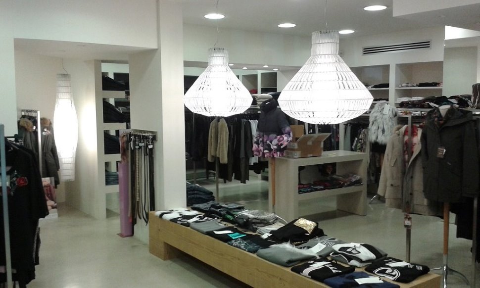 Quello che cerchi in un abbigliamento di tendenza e con stile lo trovi da ANNA LIZZI