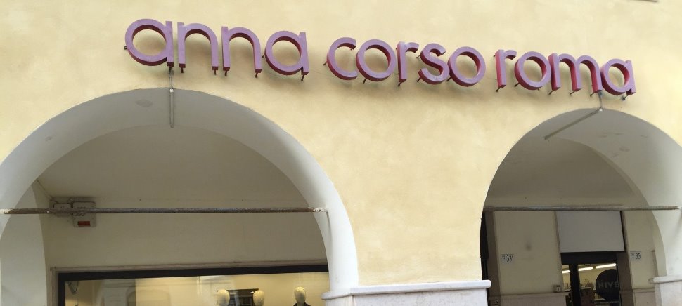Venditori di abiti e sogni...da ANNA CORSO ROMA