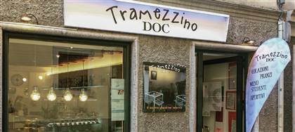 Per una pausa pranzo gustosa fermati da noi: tramezzini doc farciti con ingredienti ricercati di alta qualità.