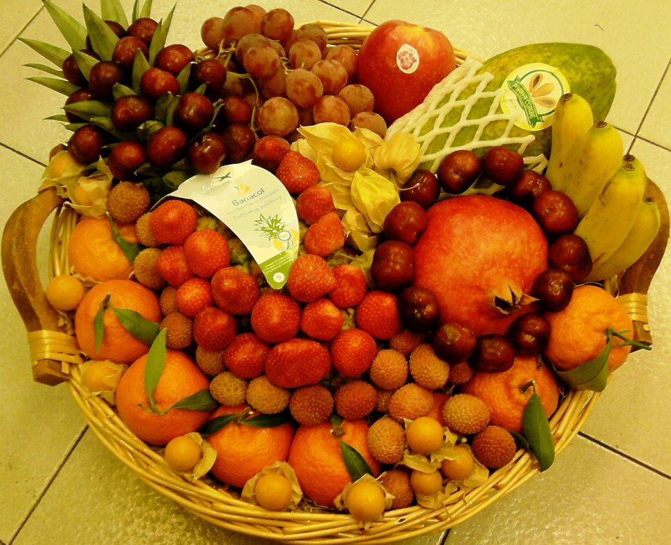 Esclusivi CESTINI NATALIZI con frutta e verdura.