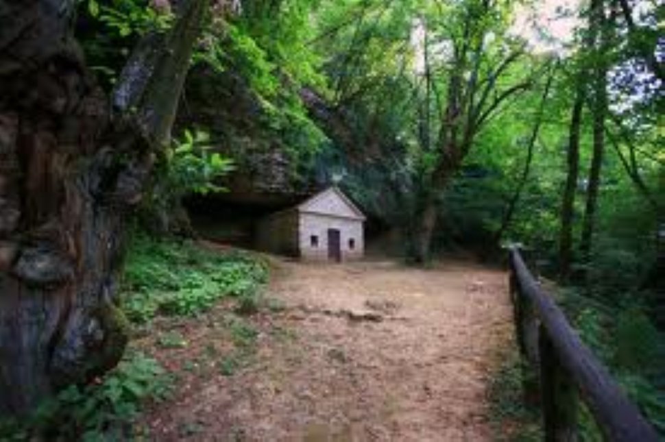 Passeggiata golosa alle grotte di San Ponzo