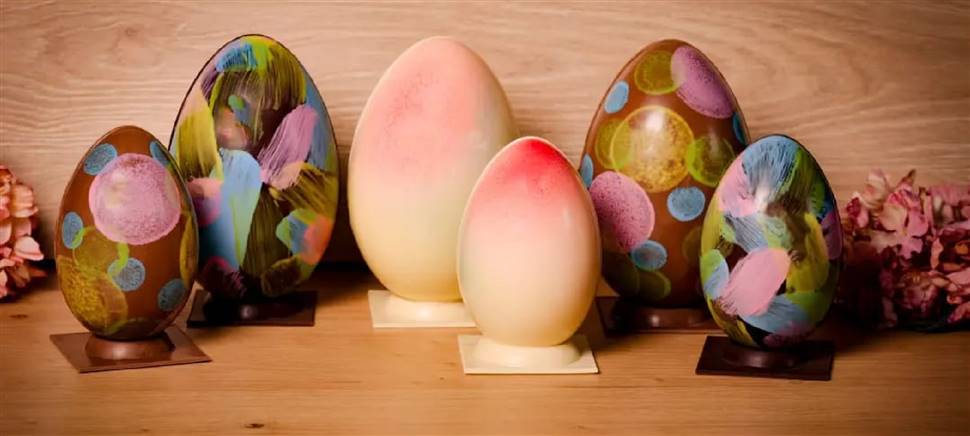Festeggia la Pasqua con i nostri dolci artigianali.Vieni a scegliere il gusto che più ti piace tra le nostre uova di cioccolato e tre diversi tipi di Colomba.